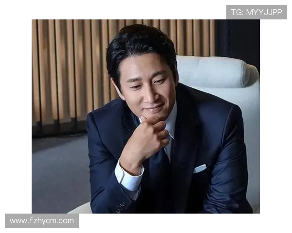 足球明星吸毒事件曝光引发社会热议与体育界反思