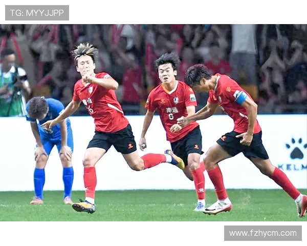 足球明星因场外冲突引发打架事件引发球迷热议与媒体关注